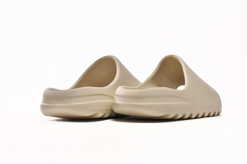 Yeezy Slide Bone (2022)