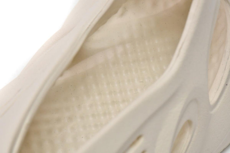 Yeezy Foam Runner Sand