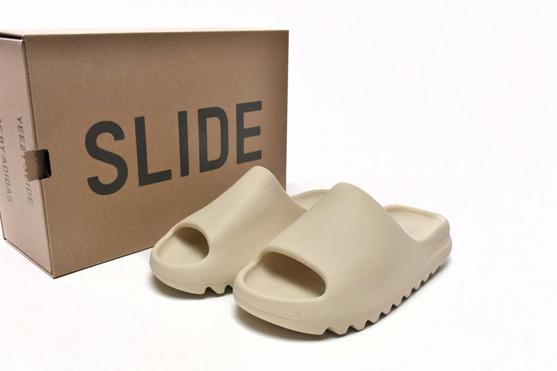 Yeezy Slide Bone (2022)
