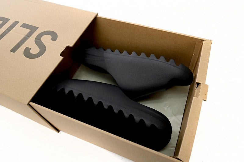 Yeezy Slide Dark Onyx