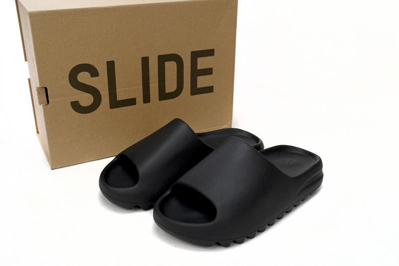 Yeezy Slide Dark Onyx