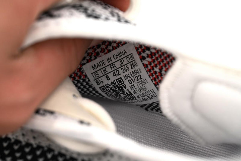 Yeezy Boost 350 v2 Zebra