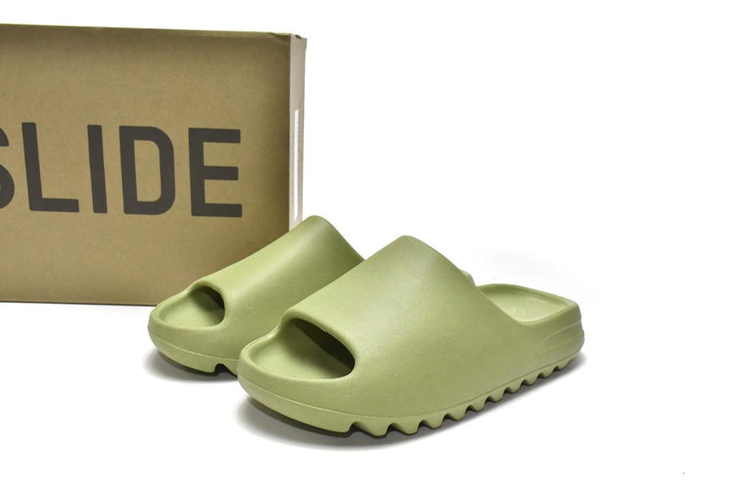 Yeezy Slide Resin (2022)