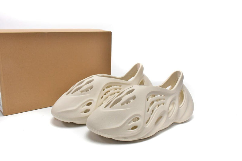 Yeezy Foam Runner Sand